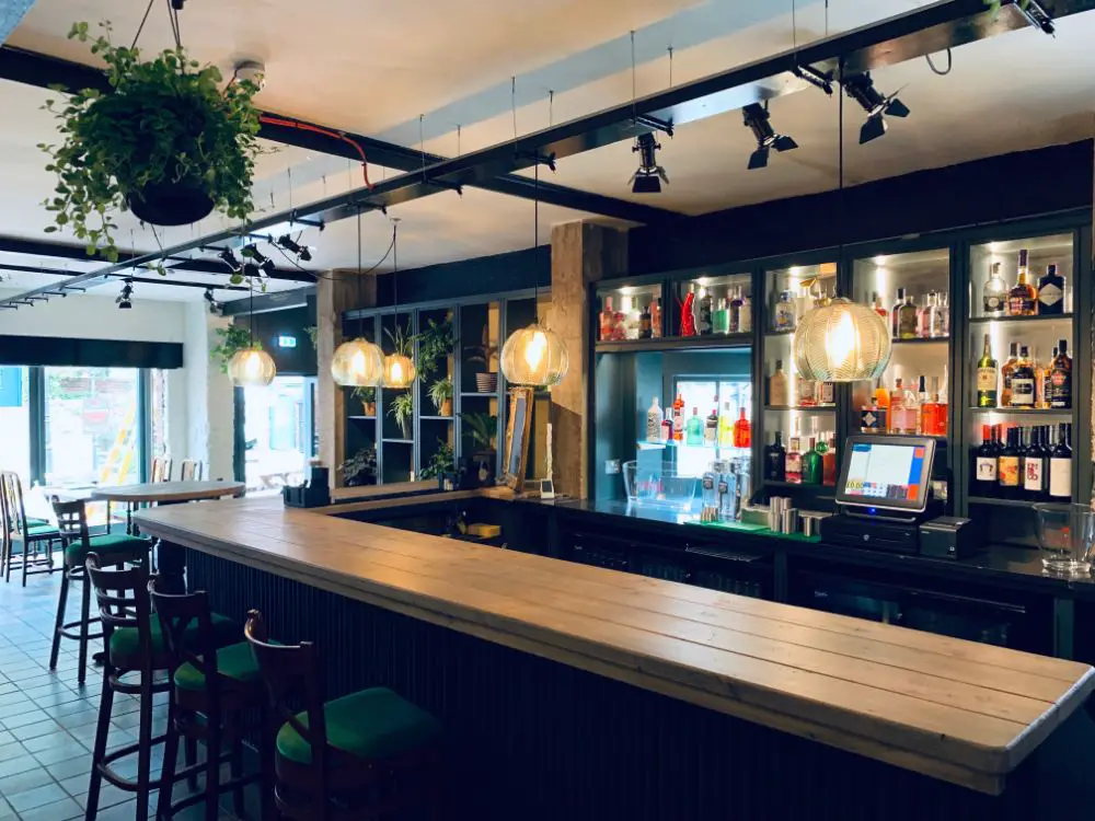 bar photo